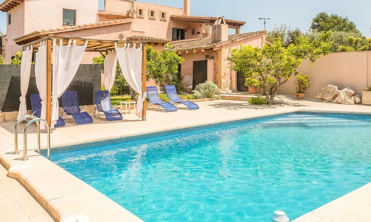 Villa Pula Viñas location